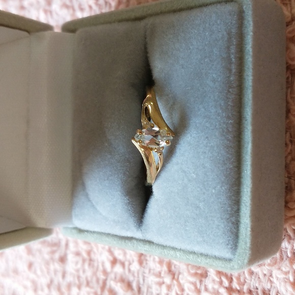 10k solid gold April birthstone ring - Picture 2 of 7